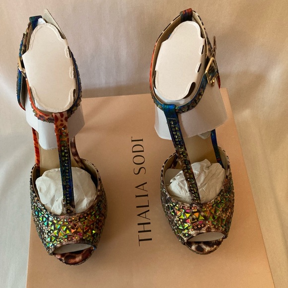 👠NWOT Thalia Sodi Size 7W T-Strap Platform Pumps - Picture 6 of 6